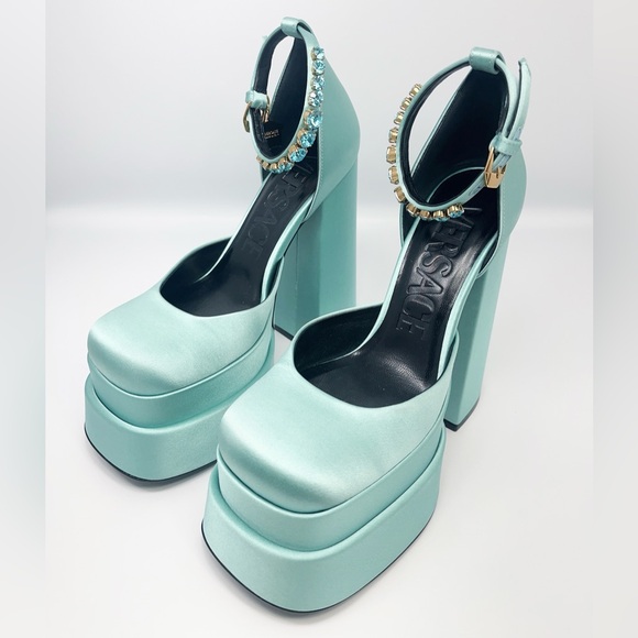 VERSACE
Medusa Aevitas satin platform pumps - Picture 4 of 12